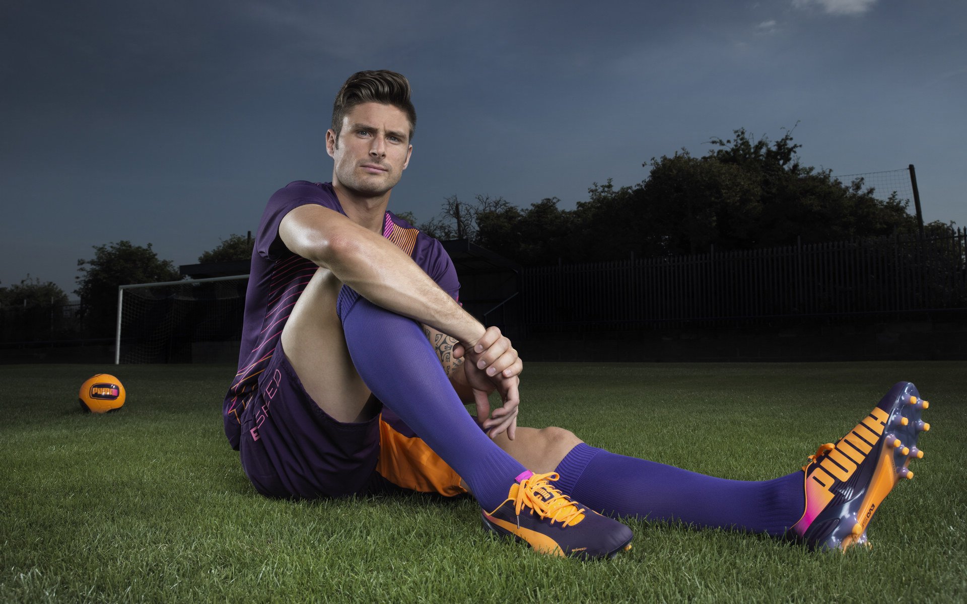 艾比·德尔福:稳定的防守使南非队保持全场优势,比尔和艾德