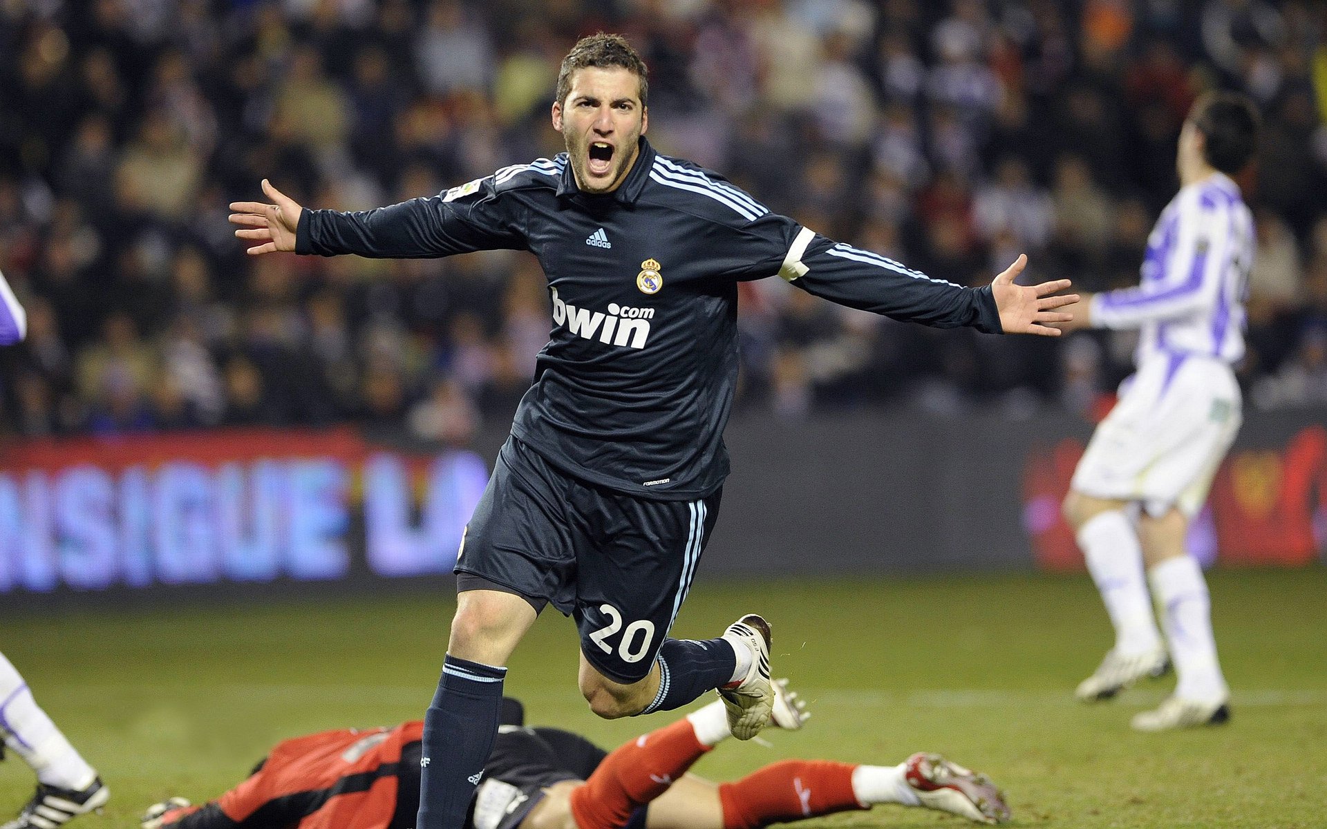 电子竞技英雄联盟全球总决赛 LPL战队3_0横扫夺冠